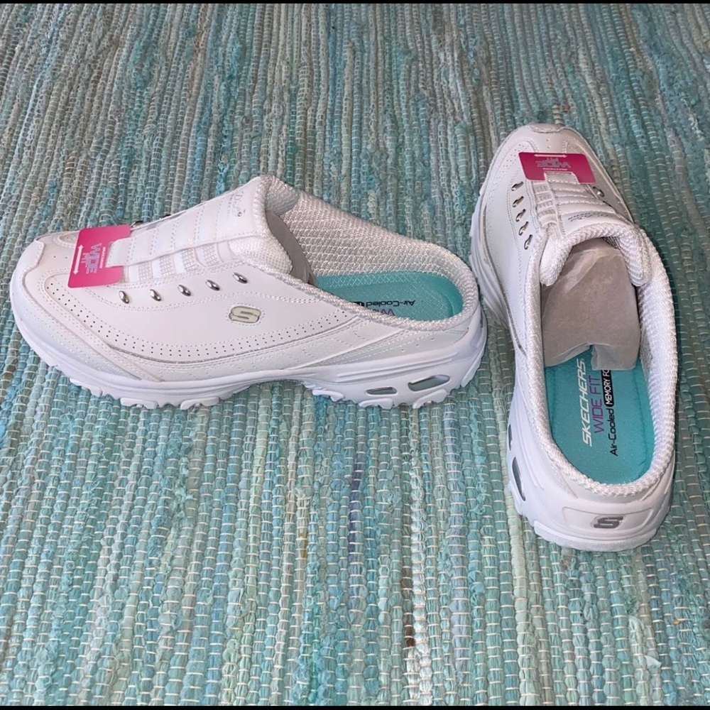 Sketchers d’lite sneakers